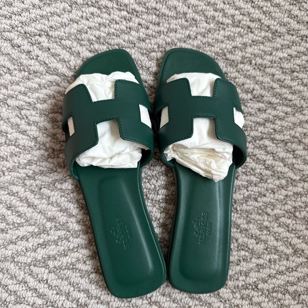 Authentic Hermes Green Oran Sandals
